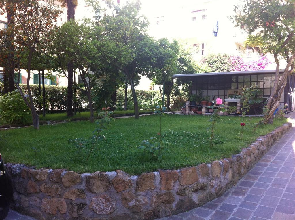 Aristocarli Bed & Breakfast Rome Bagian luar foto