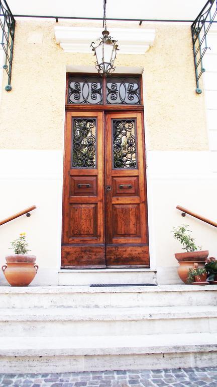 Aristocarli Bed & Breakfast Rome Bagian luar foto