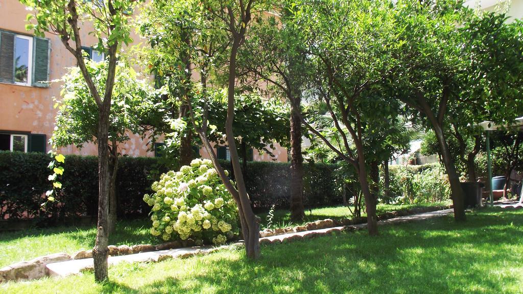 Aristocarli Bed & Breakfast Rome Bagian luar foto